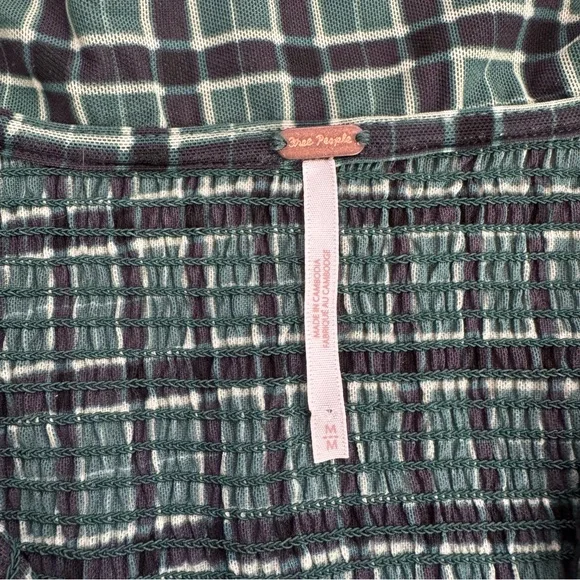 Free People Caught A Feeling Smocked
Button-Up Top Green - Picture 12 of 12